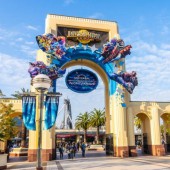 Universal Studio Japan yêu cầu khách hạn chế mặc đồ hở hang